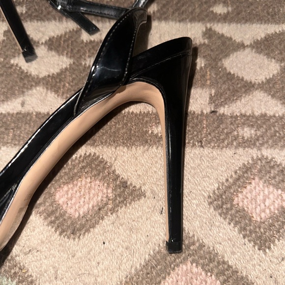 Black Nine West heels. Like new - Picture 2 of 8